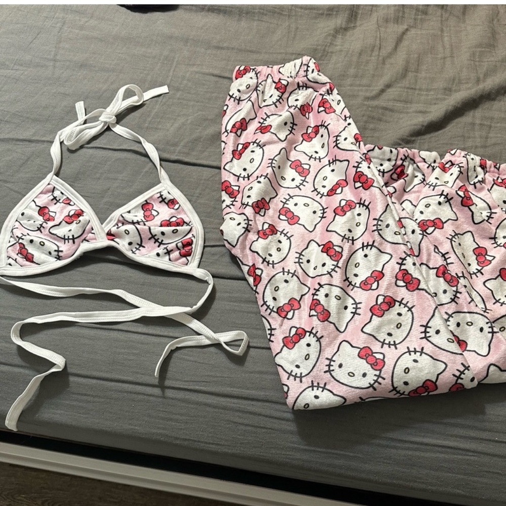 hello kitty pink pajama set one size
